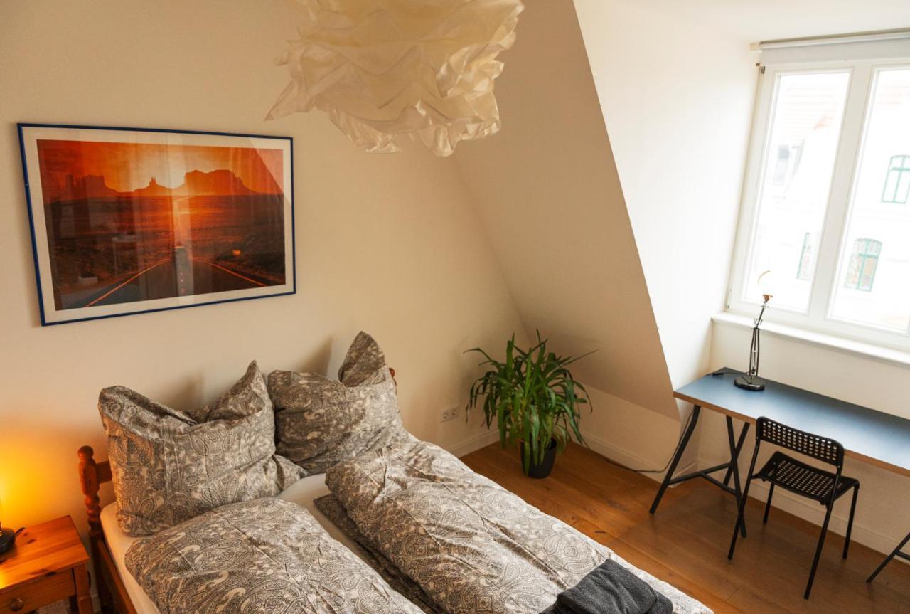 Woelkchen - Wohnung Mit Balkon, Holzdielen & Tv เบรเมอร์ฮาเฟิน ภายนอก รูปภาพ